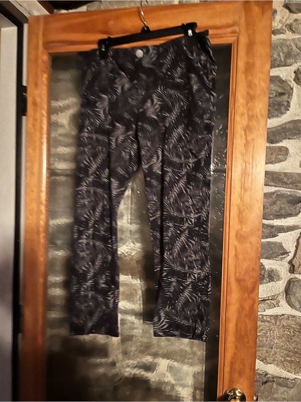 Democracy Black Straight-Leg capri roll up pants with Gray Leaf Print